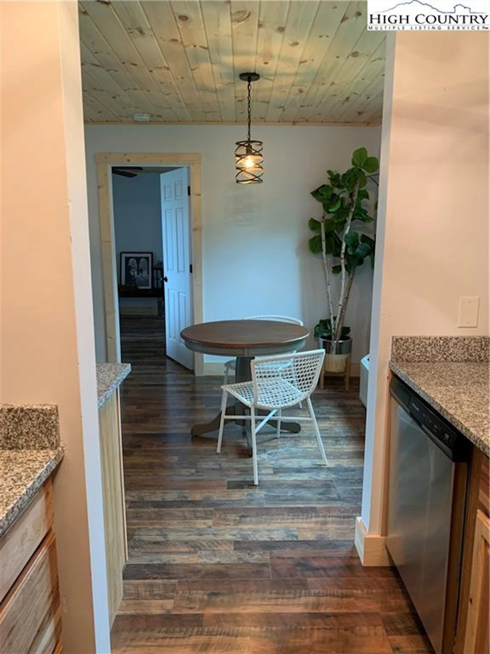 Image number 12 for the current listing