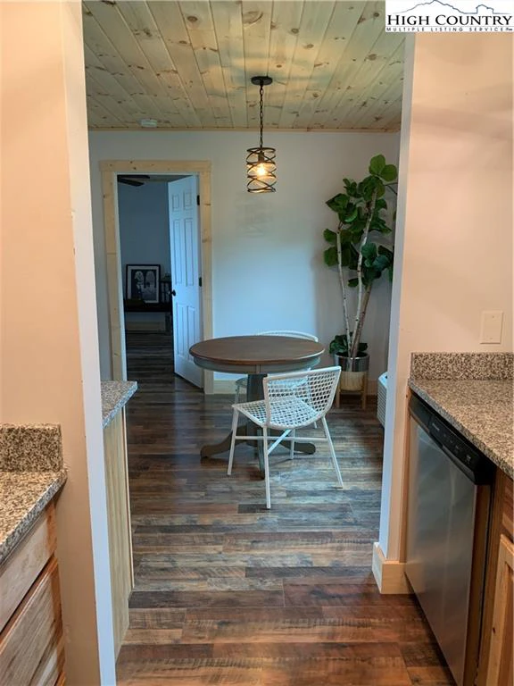 Image number 12 for the current listing