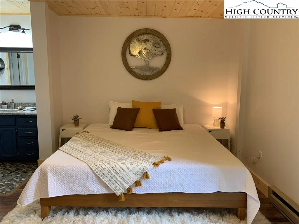 Image number 10 for the current listing