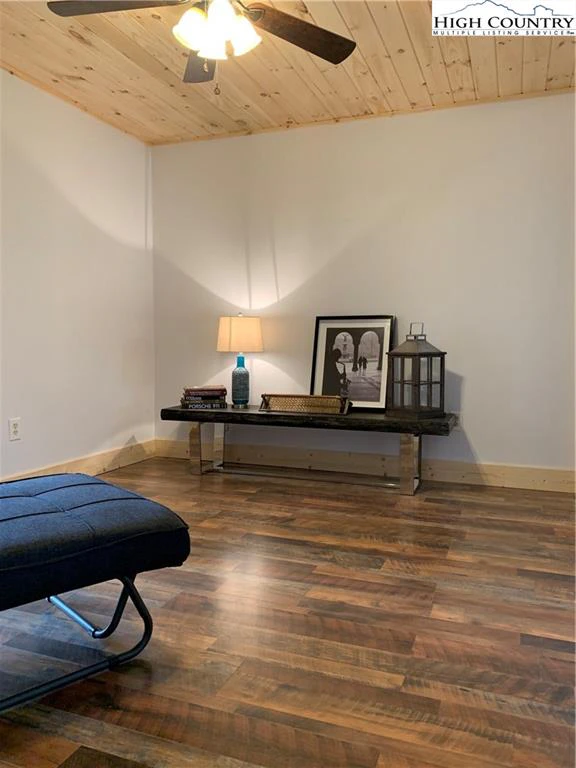 Image number 6 for the current listing