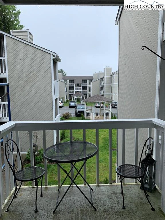 Image number 3 for the current listing