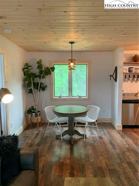 Image number 21 for the current listing