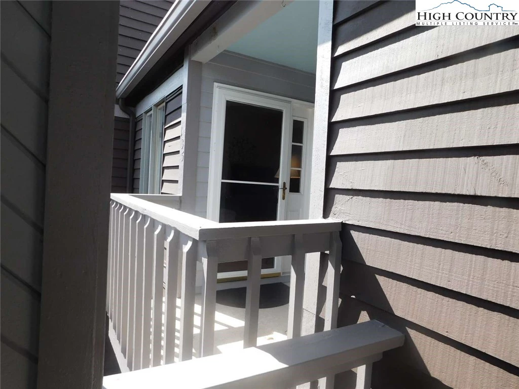Image number 9 for the current listing