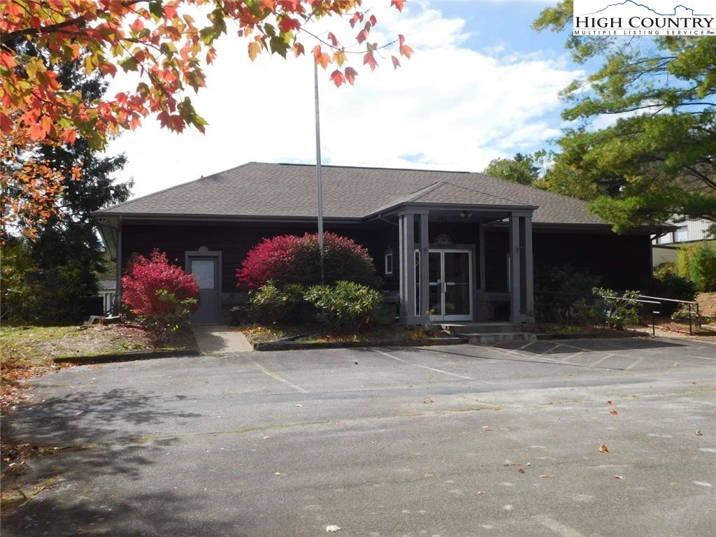 Image number 11 for the current listing