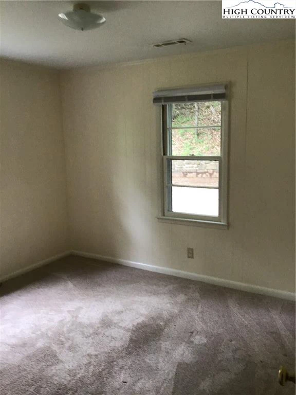 Image number 13 for the current listing