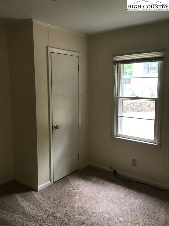 Image number 10 for the current listing