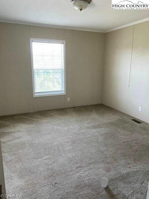 Image number 10 for the current listing