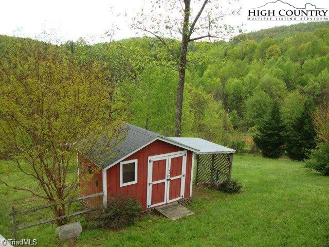 Image number 19 for the current listing