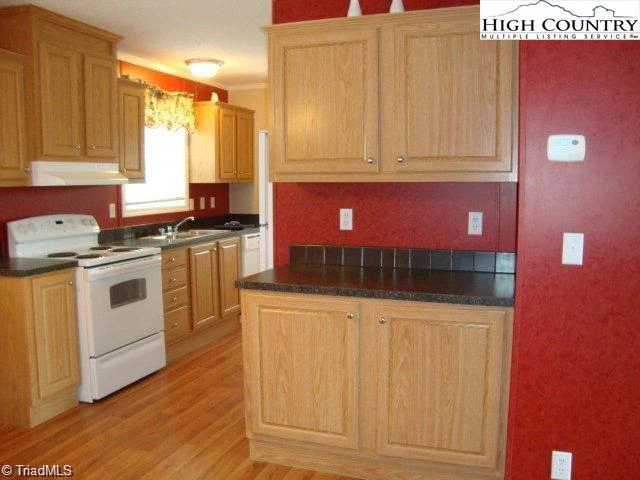 Image number 14 for the current listing