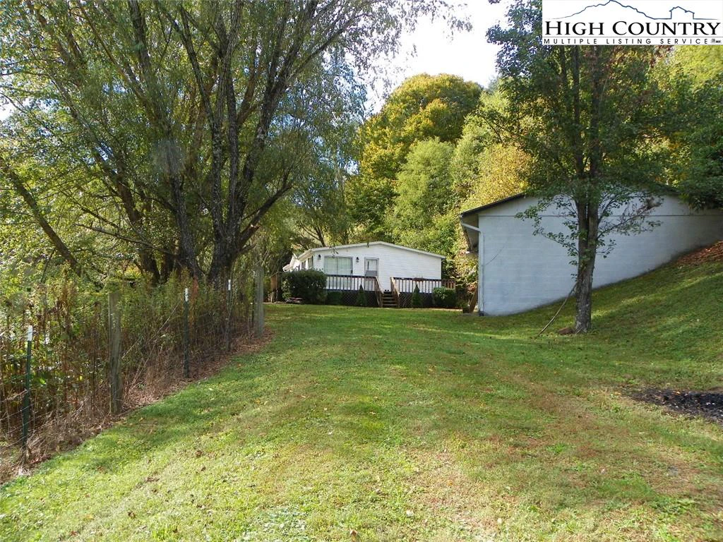 Image number 26 for the current listing