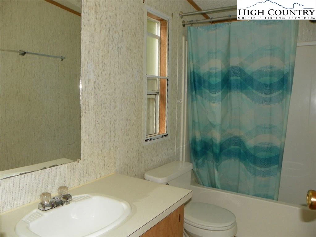 Image number 4 for the current listing