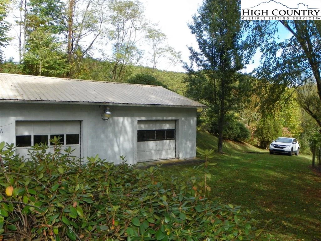 Image number 7 for the current listing