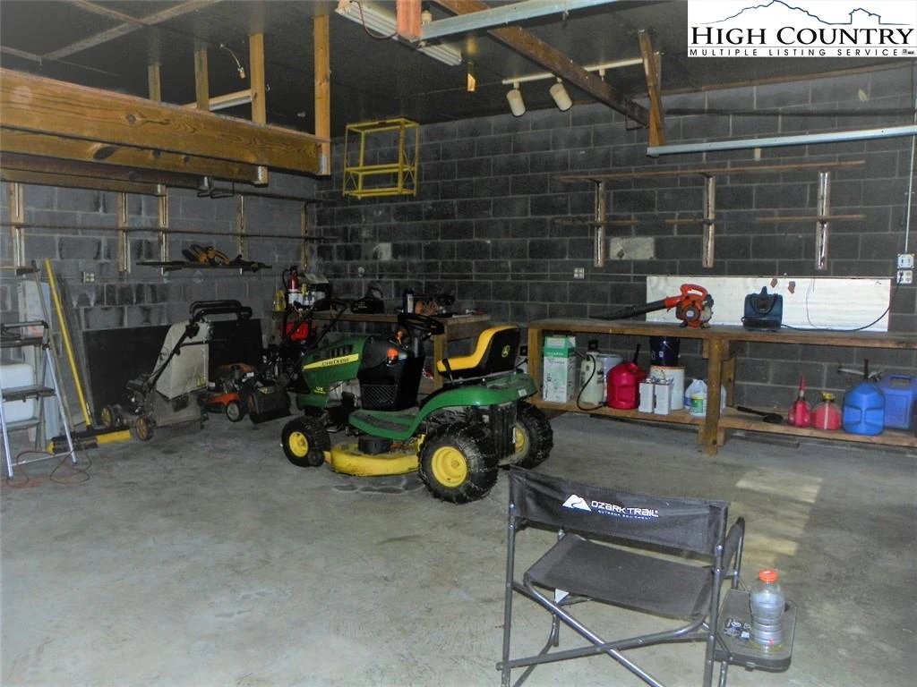 Image number 10 for the current listing