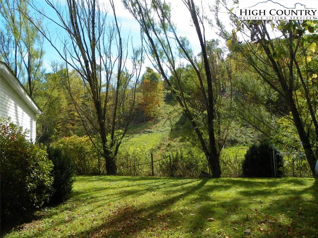 Image number 16 for the current listing