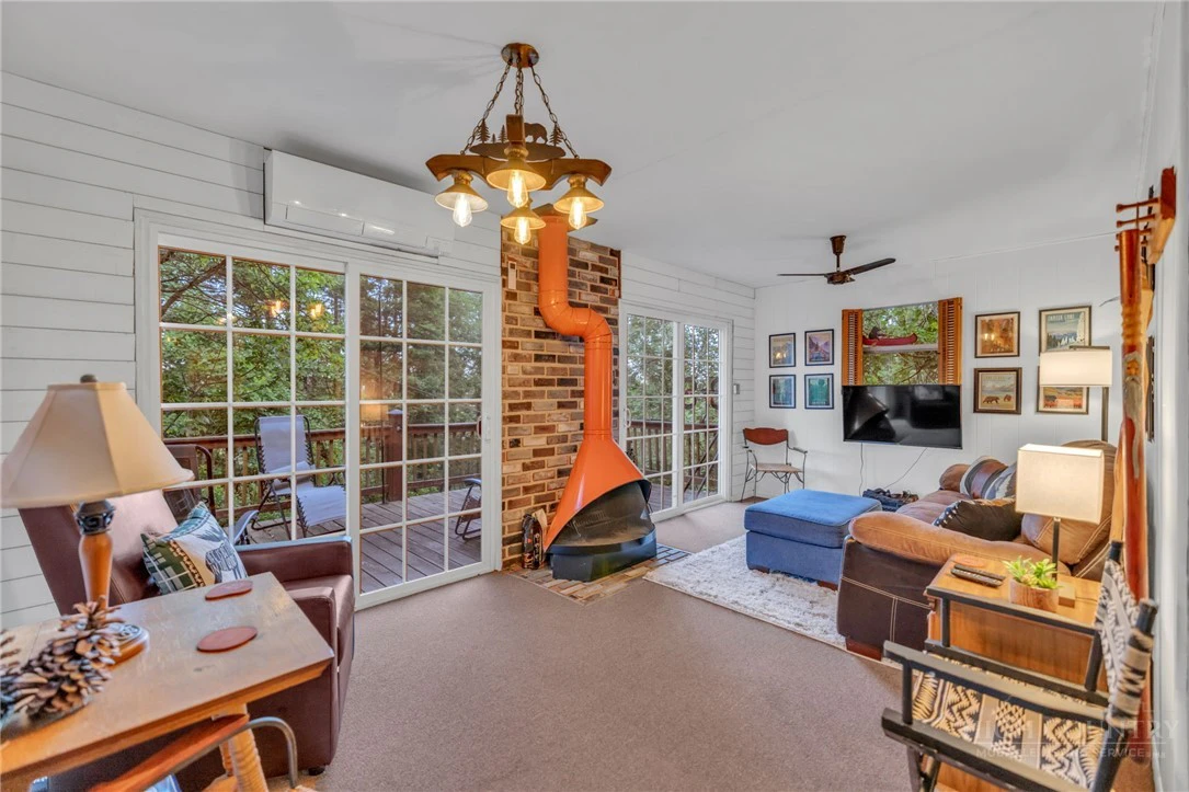 Image number 10 for the current listing