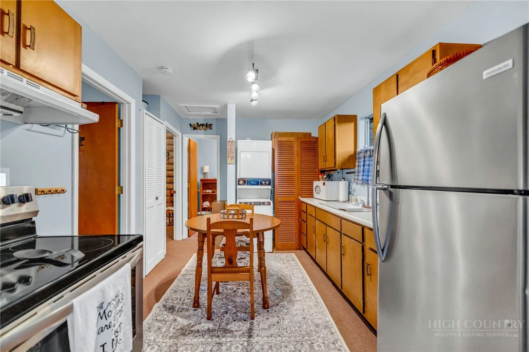 Image number 15 for the current listing