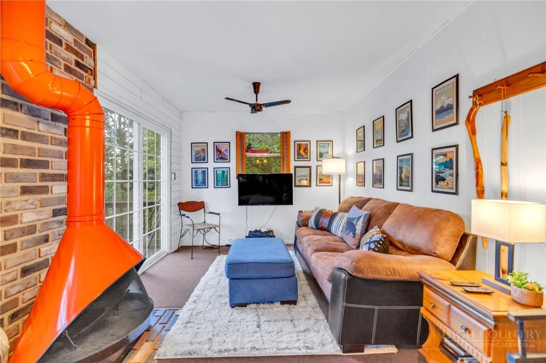 Image number 7 for the current listing