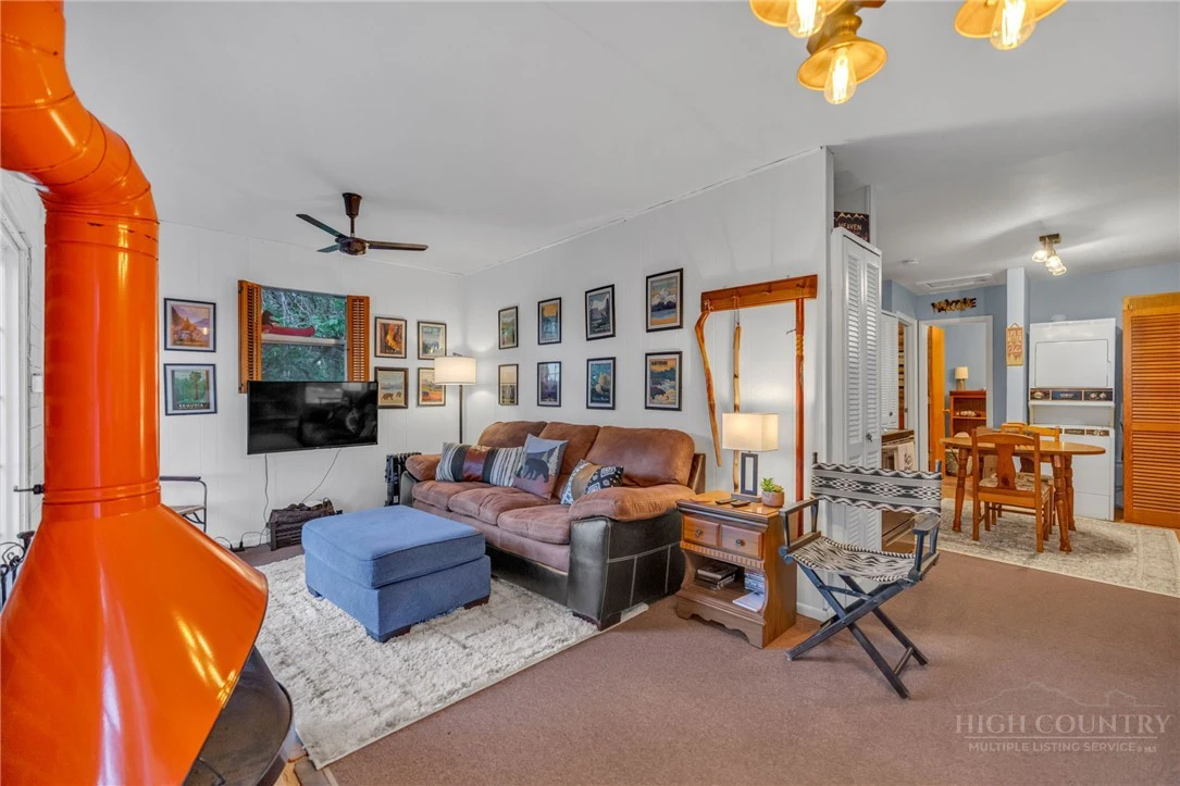 Image number 8 for the current listing