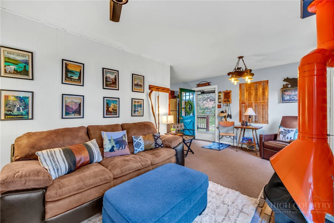 Image number 9 for the current listing
