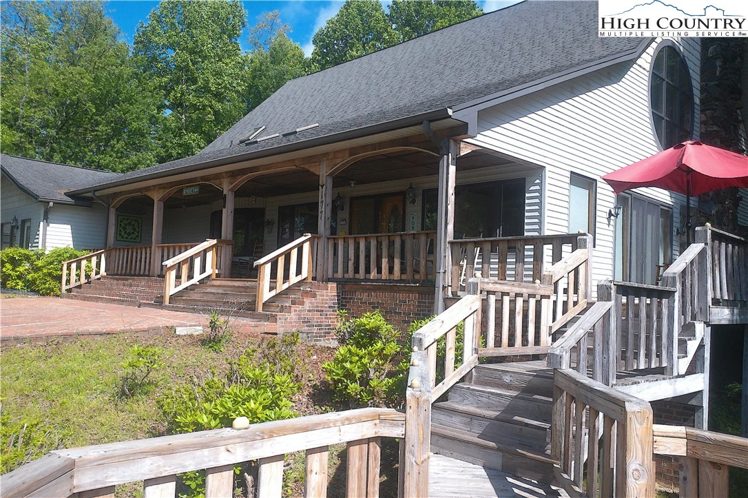 Image number 1 for the current listing
