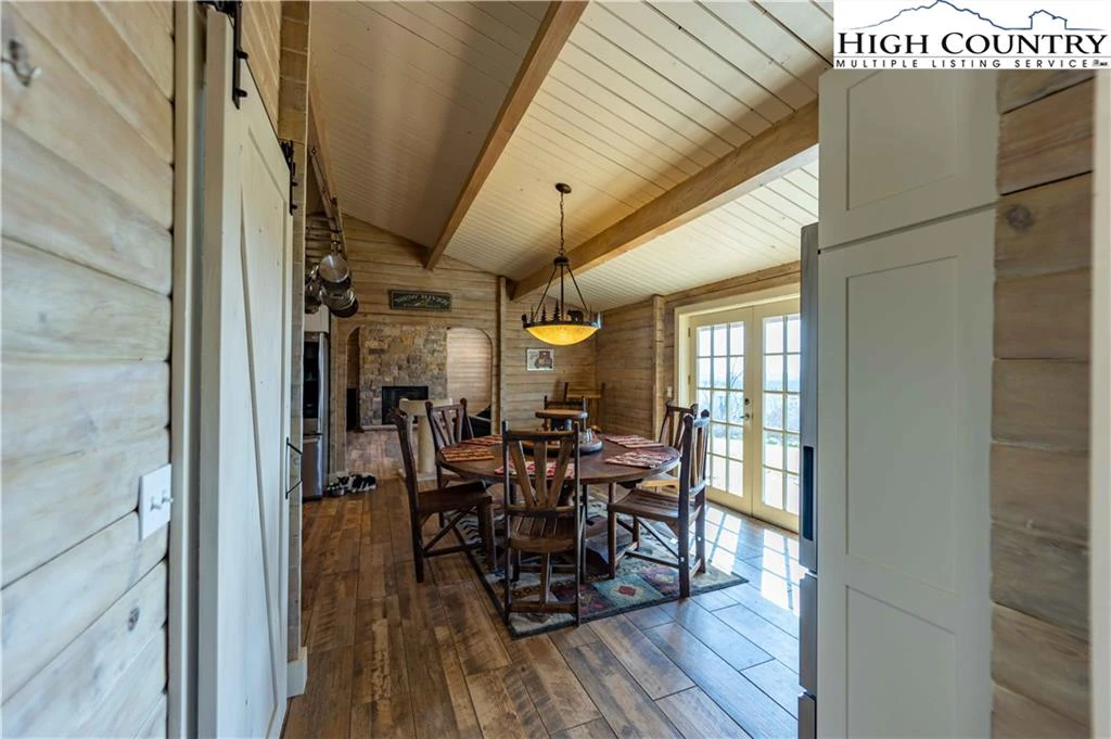 Image number 9 for the current listing
