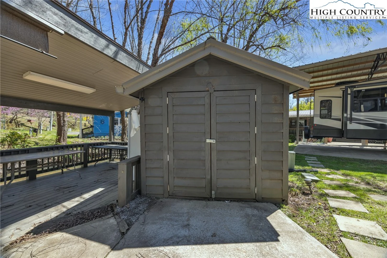 Image number 11 for the current listing