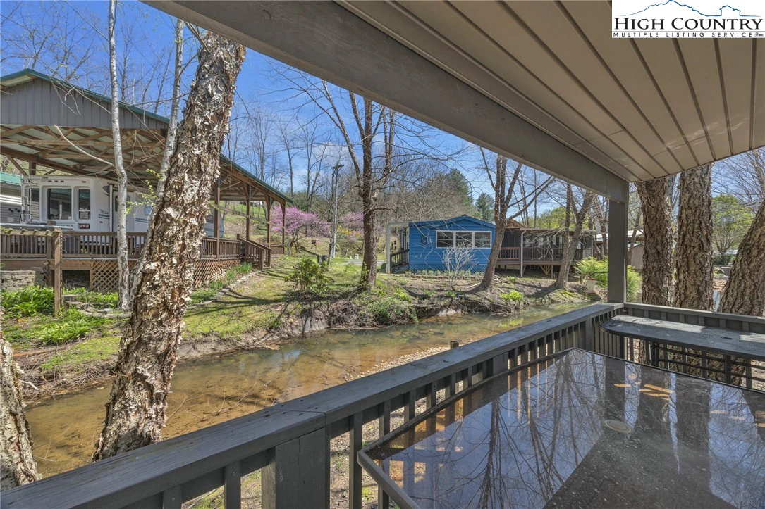 Image number 9 for the current listing