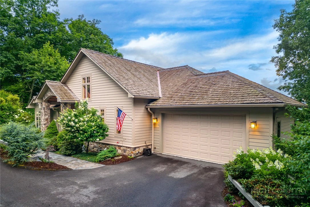 Image number 3 for the current listing