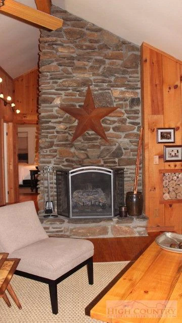 Image number 9 for the current listing