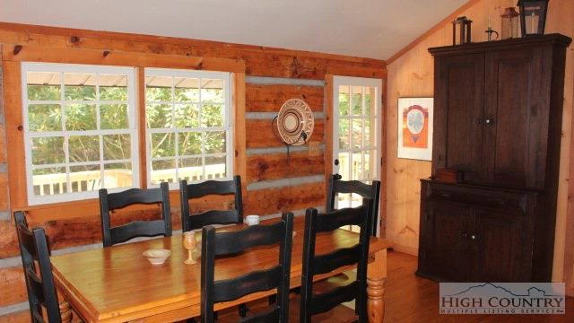 Image number 18 for the current listing