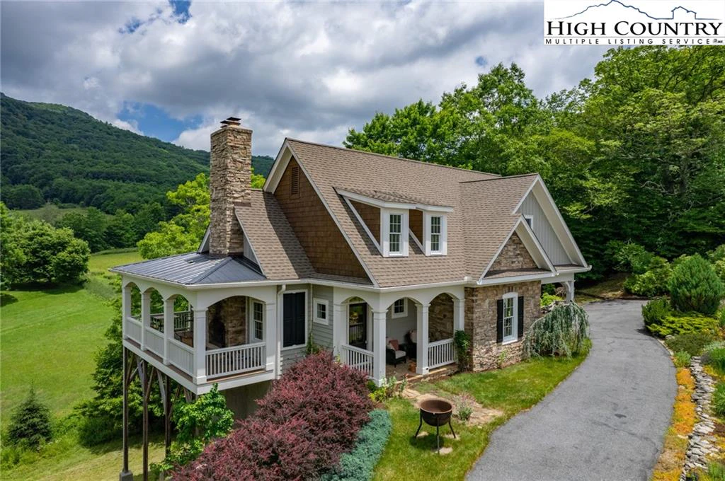Image number 1 for the current listing
