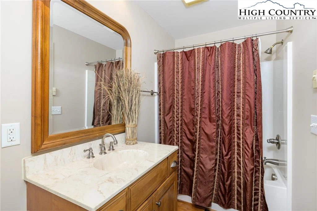 Image number 6 for the current listing