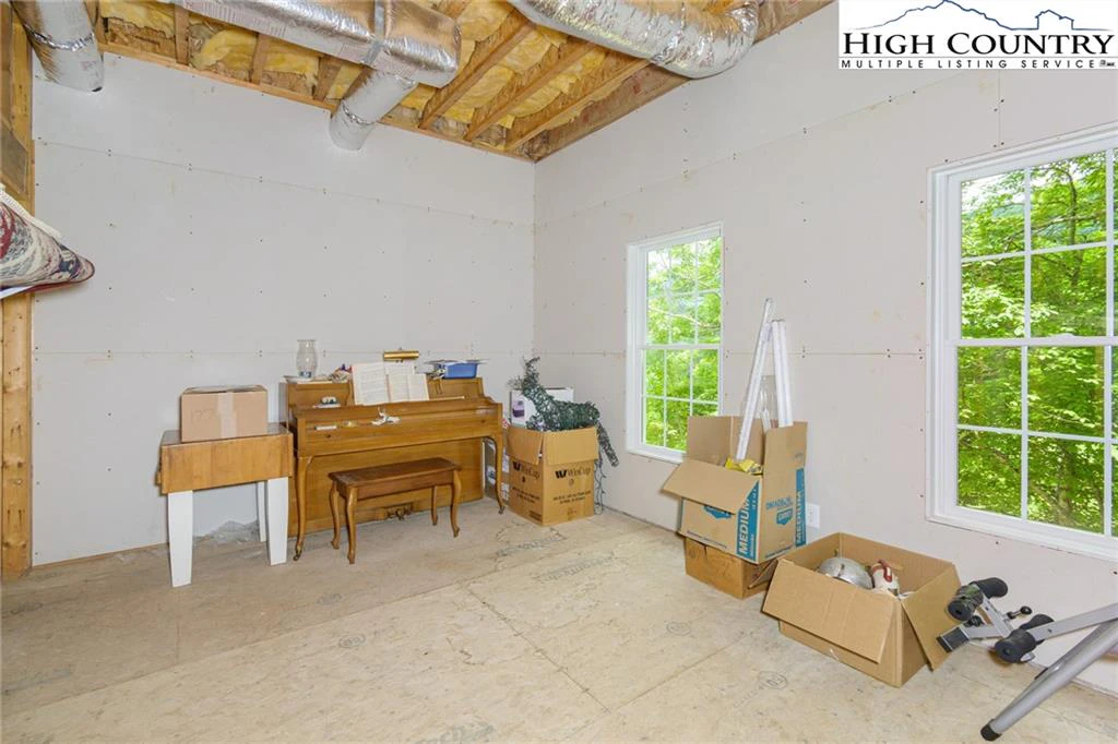Image number 9 for the current listing