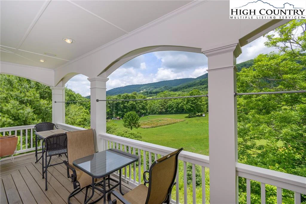 Image number 15 for the current listing
