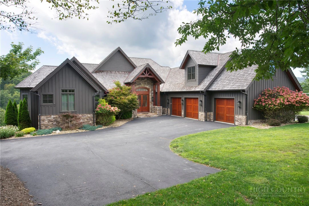 Image number 2 for the current listing
