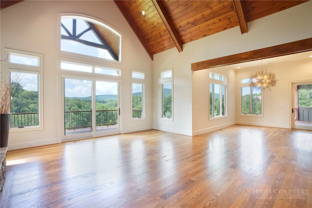 Image number 9 for the current listing