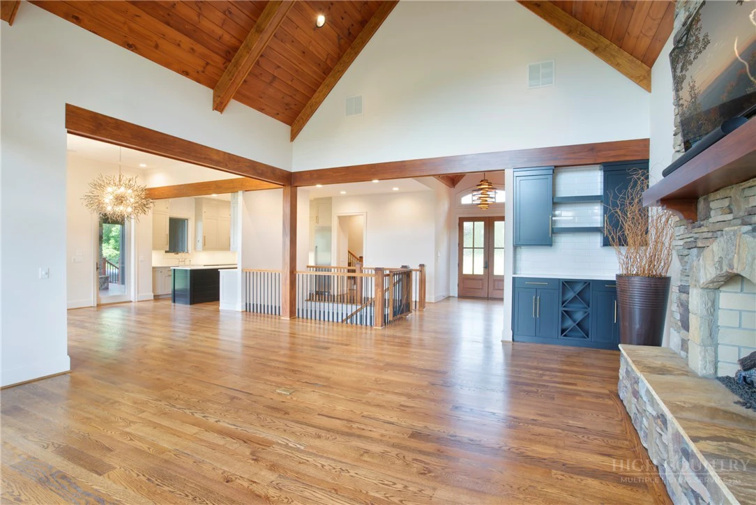 Image number 10 for the current listing