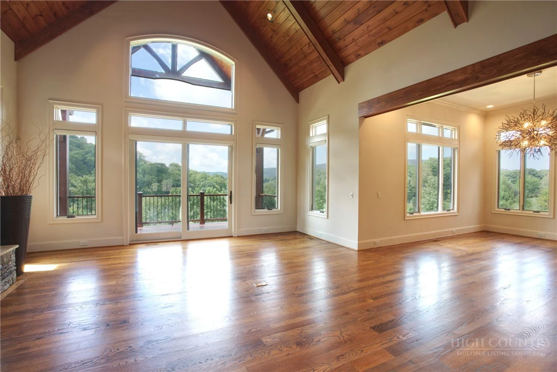Image number 12 for the current listing