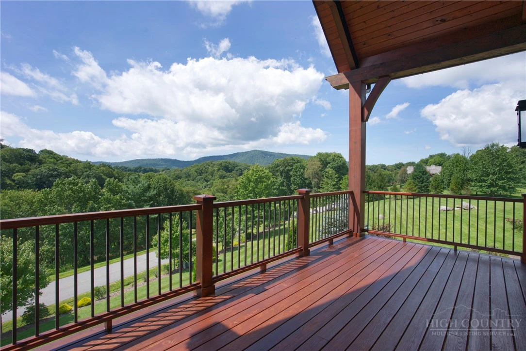 Image number 14 for the current listing