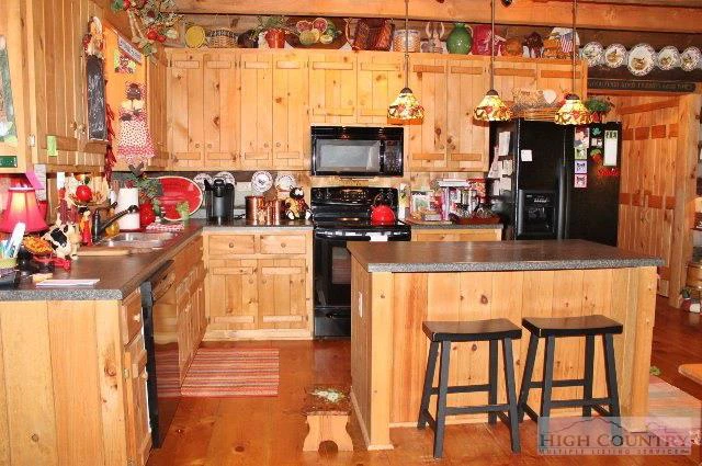 Image number 12 for the current listing