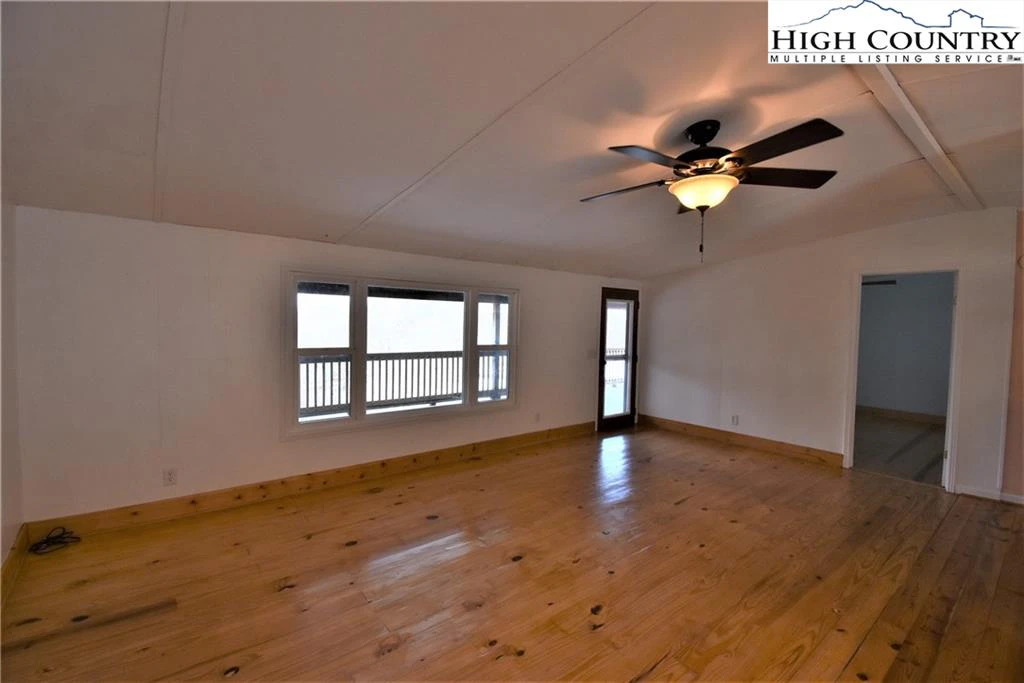 Image number 2 for the current listing