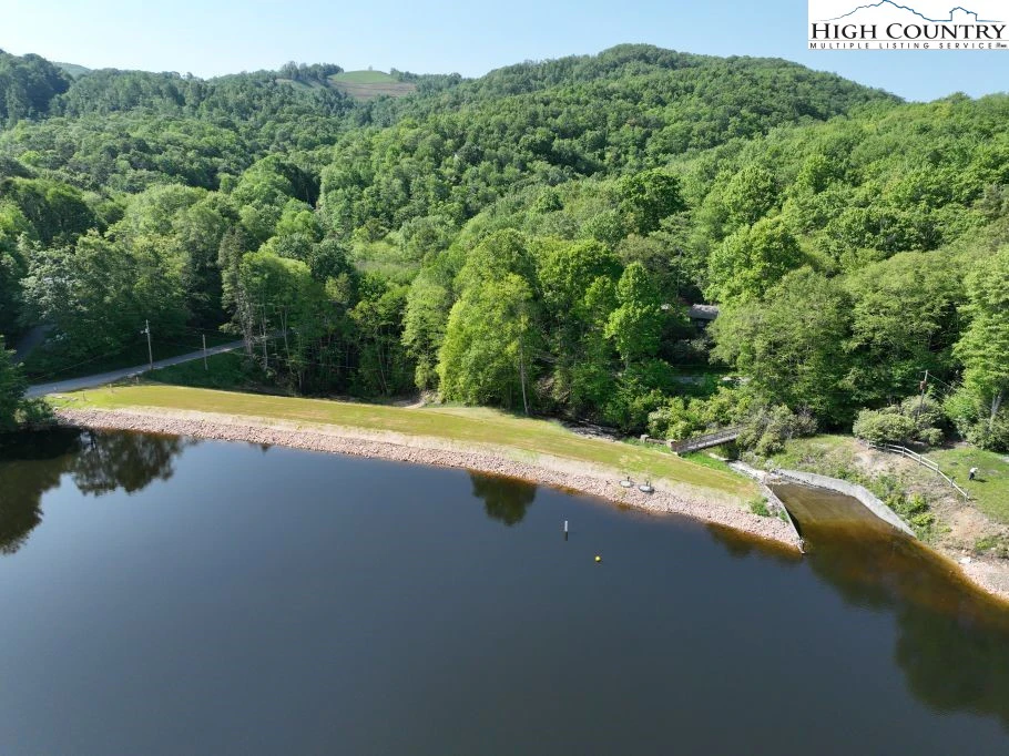 Image number 3 for the current listing
