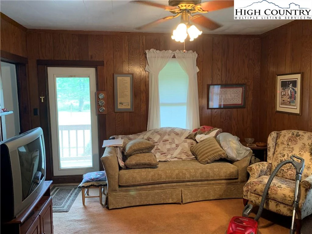 Image number 7 for the current listing