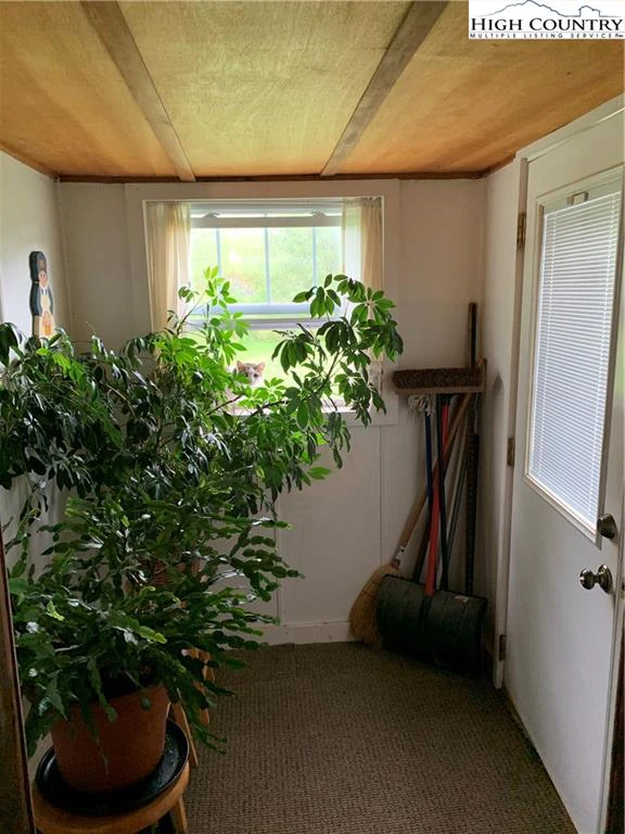 Image number 9 for the current listing