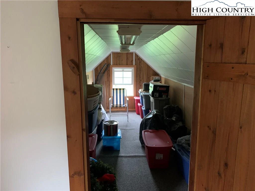 Image number 14 for the current listing