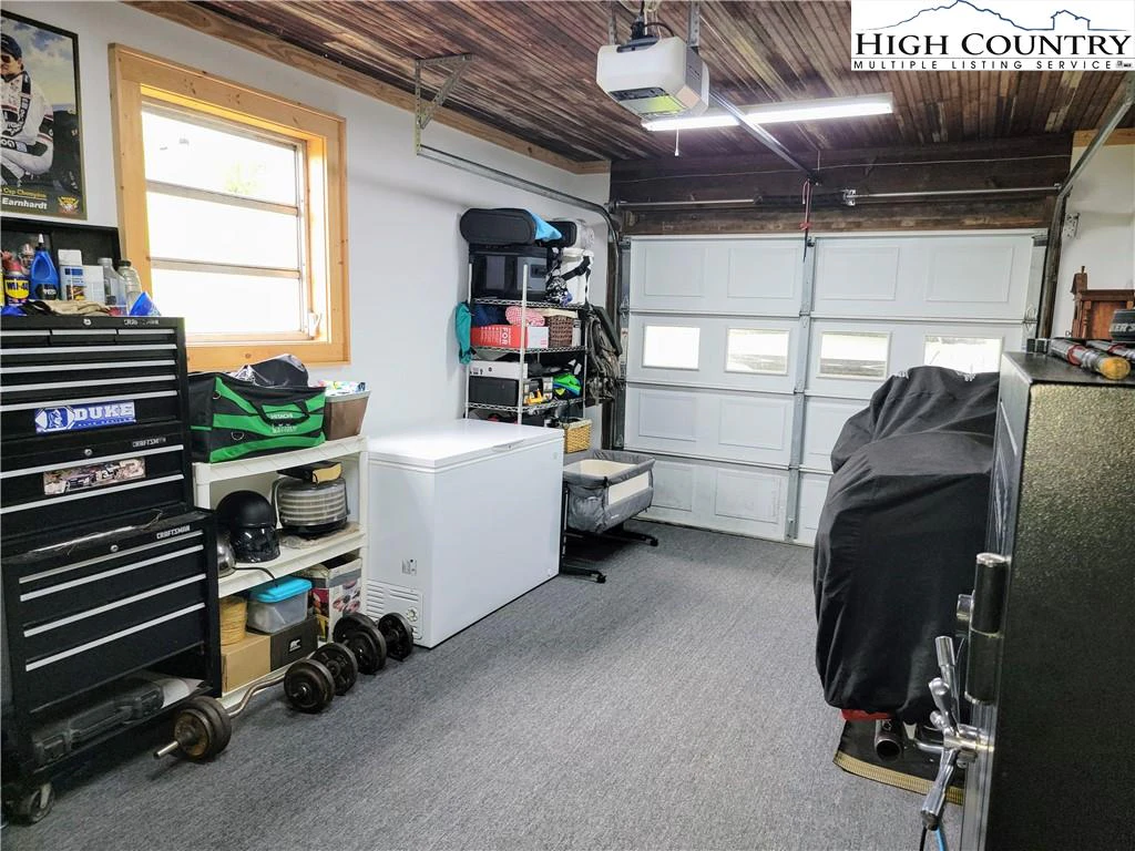 Image number 11 for the current listing
