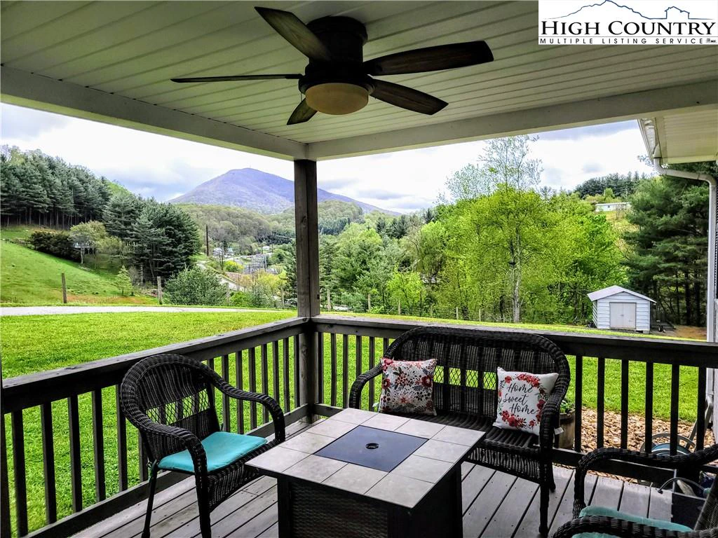 Image number 4 for the current listing