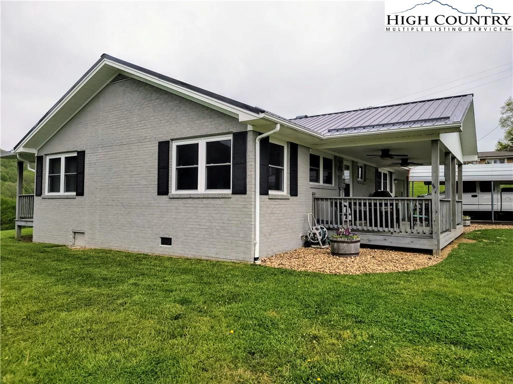 Image number 13 for the current listing