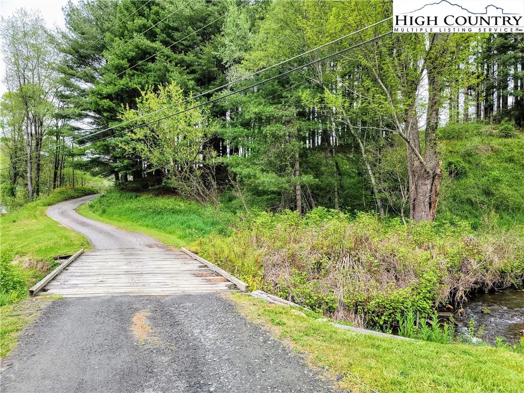 Image number 16 for the current listing