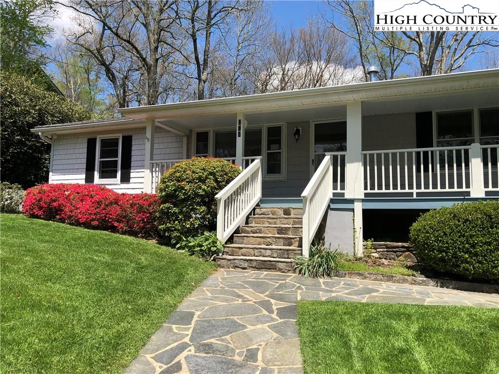 Image number 1 for the current listing